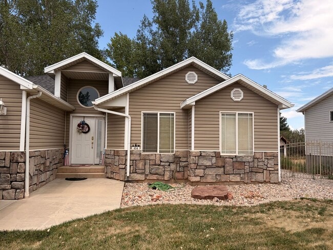 Photo - 434 W 1600 N