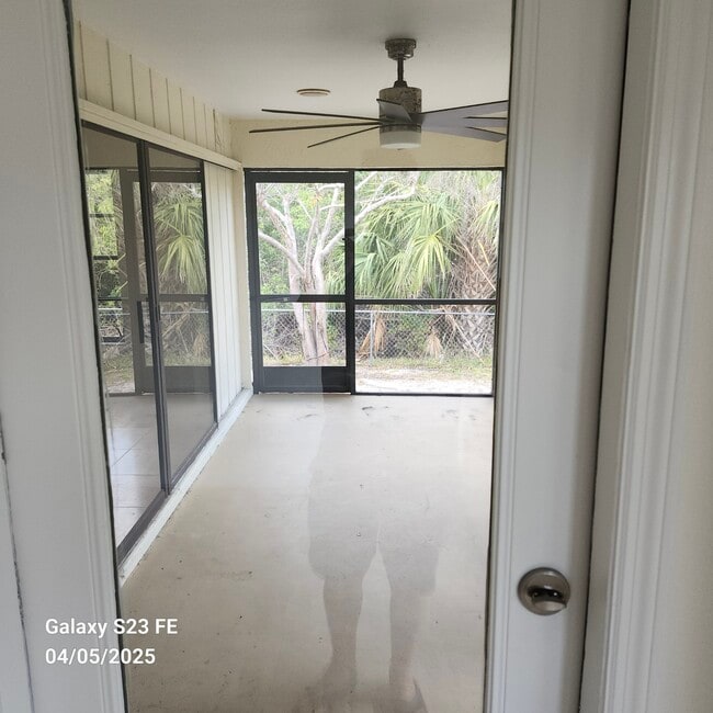 Photo - 322 Darst Ave