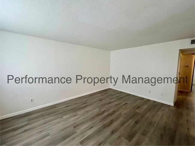 Photo - 239 W China Grade Loop Unit B