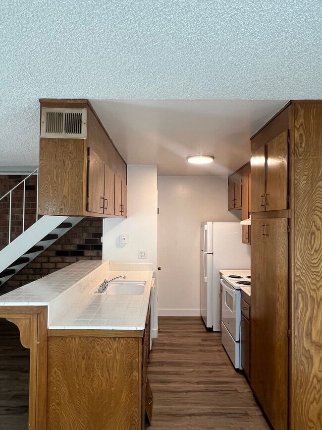 Photo - UPDATED 2 BEDROOM CONDO w/ 1 CAR GARAGE!!