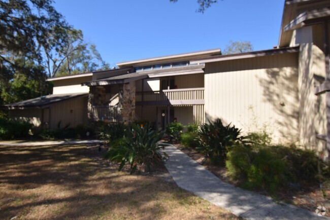 Building Photo - 626 Olde Camelot Cir Rental