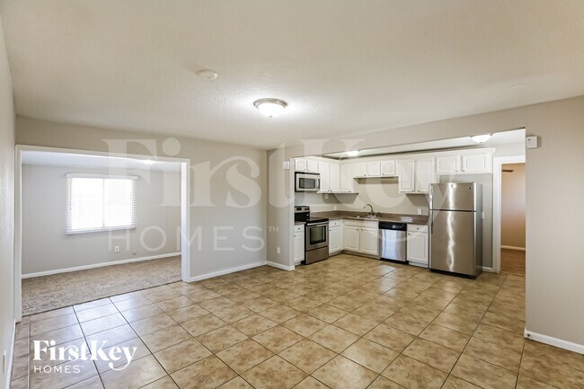 Photo - 2711 W Elm St