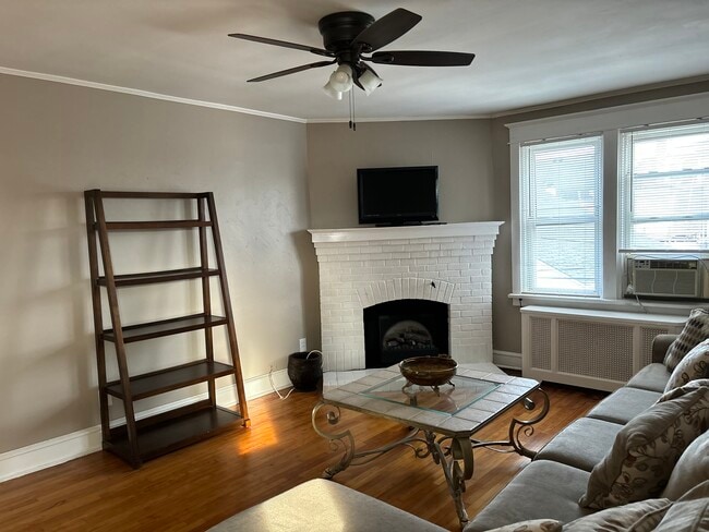 Building Photo - 520 Cinnaminson Ave Unit Apartment A