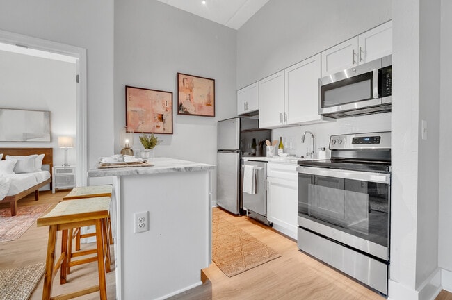 Photo - TRELLIS - LAKE POINTE