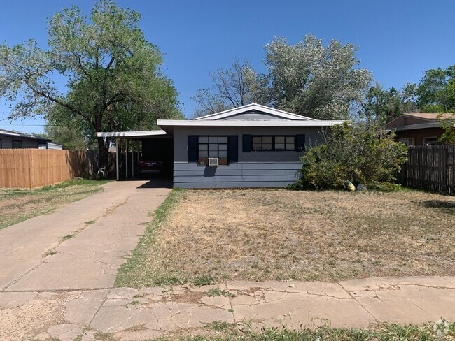 Building Photo - 3 Bedroom Home Located In Medical District!