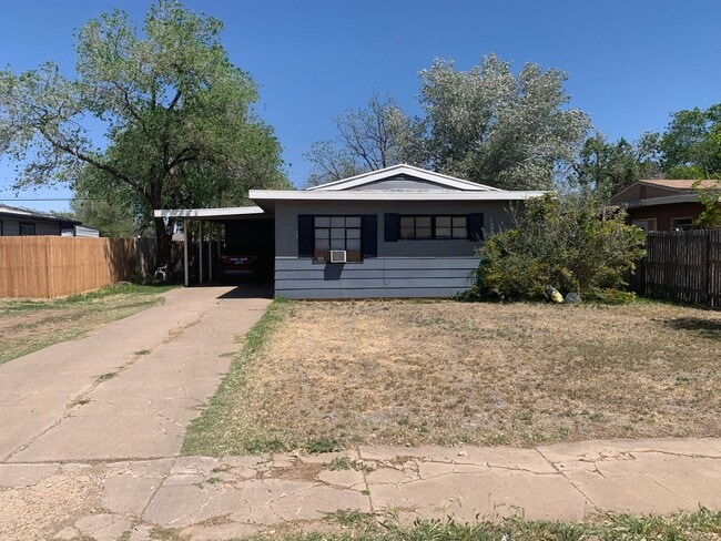 3 Bedroom Home Located In Medical District! - 3 Bedroom Home Located In Medical District!
