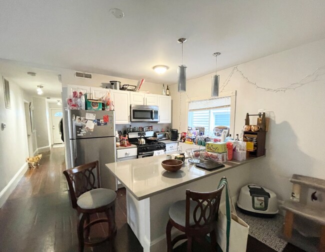 Building Photo - 32 Rawson St Unit 2 Rental