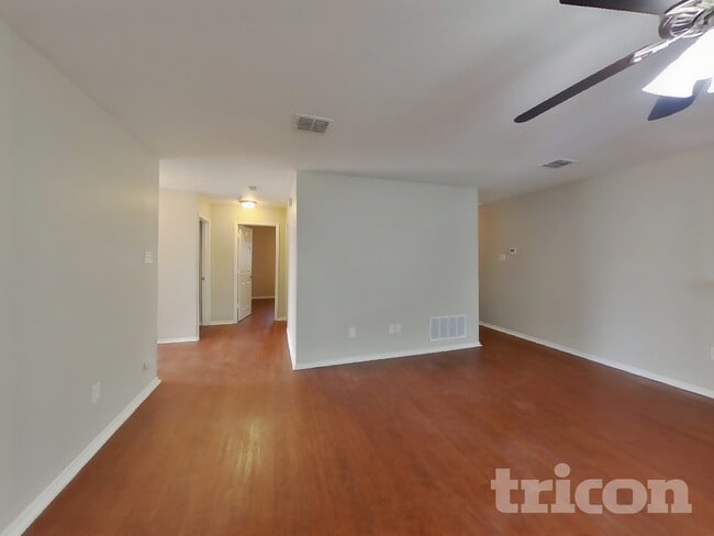 Photo - 2057 Wildwood Dr