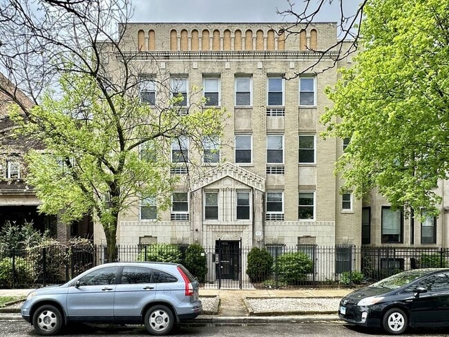 Building Photo - 1850 N Humboldt Blvd Rental