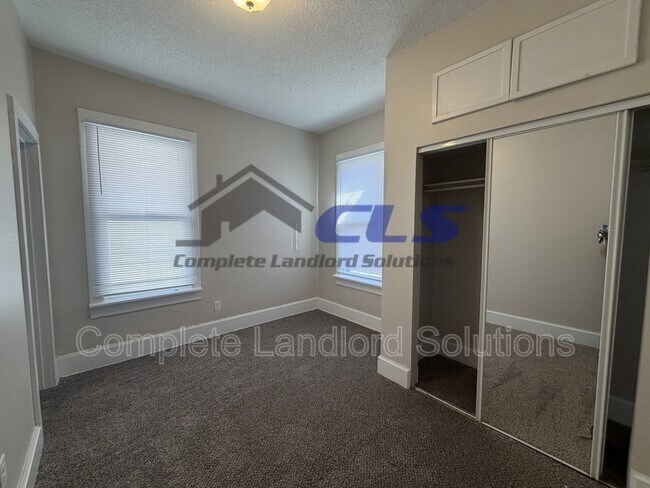 Photo - 1106 S 11th 1/2 St