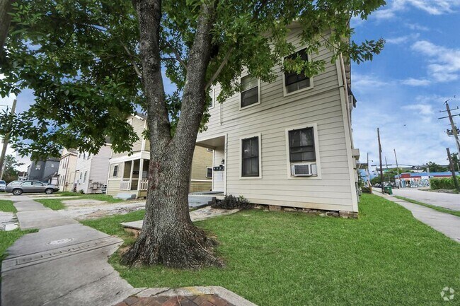 Building Photo - 2502 Saltus St Unit 4 Rental