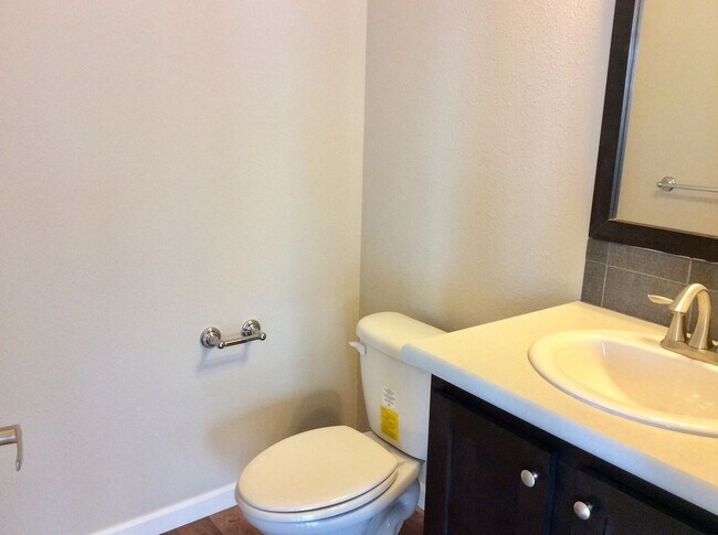 Photo - Lovely 3 bedroom, 2.5 bath Town home