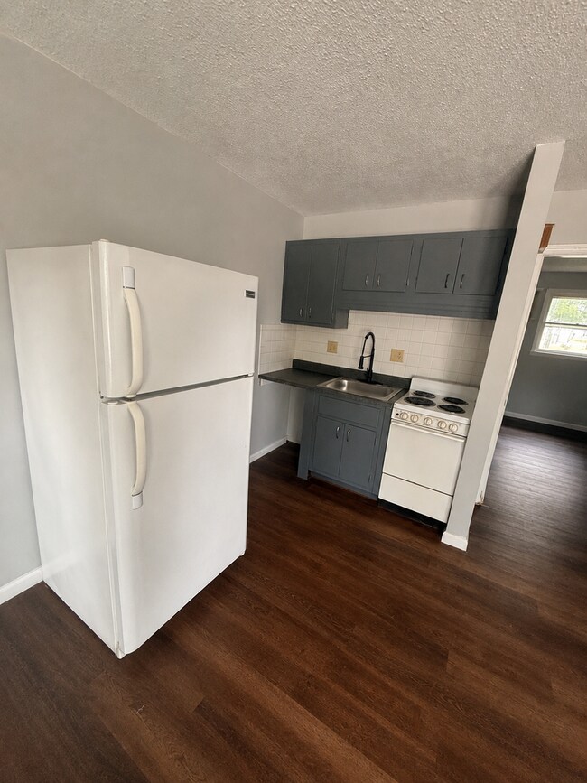 1301 W 14th St Unit 1301 W 14th St - Unit 6