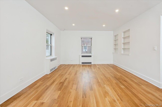 Building Photo - 13 Sunnybrook Rd Unit 3D