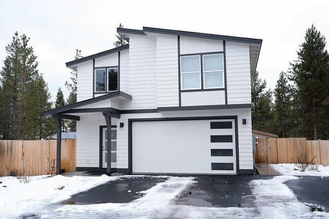 Building Photo - BECG01 Unit 2 Rental