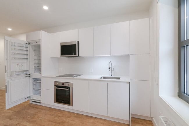 Photo - 2050 Av. Claremont Unit 19