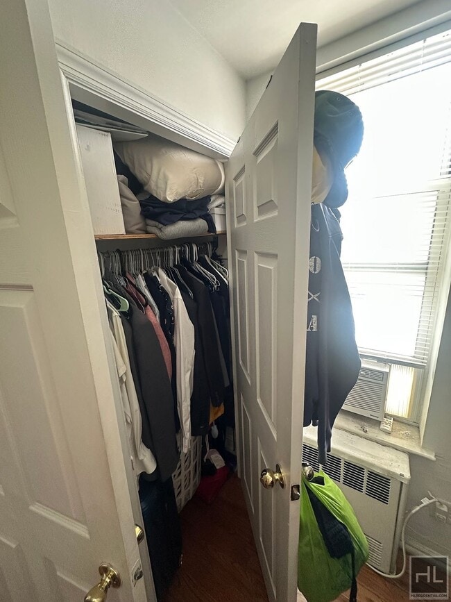 Photo - 35 STREET Unit 3B