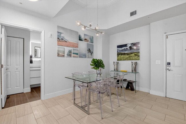 Photo - 600 S Dixie Hwy Unidad 141