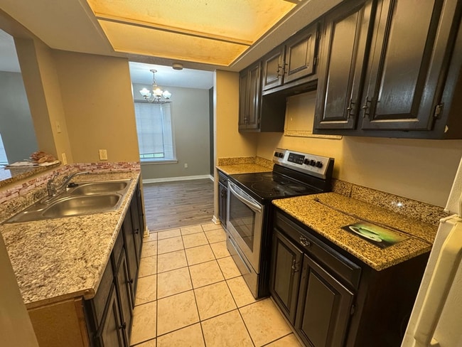 Photo - 2004 Greenpoint Dr Casa Adosada