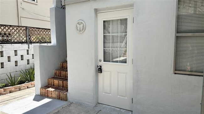 Building Photo - 236 6th Ave N Unit D