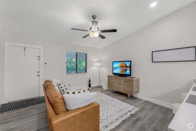 Building Photo - 815 Victoria Dr Unit 207 Rental