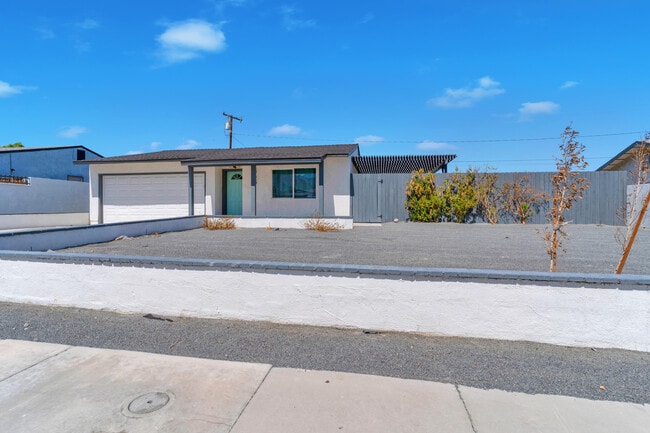 Building Photo - 458 W Bon Air Dr