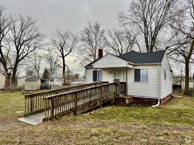 Building Photo - 2 Bedroom, 1 Bath Bungalow in Moraine Rental