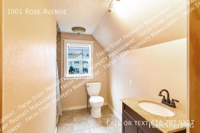 Photo - 1001 Rose Ave