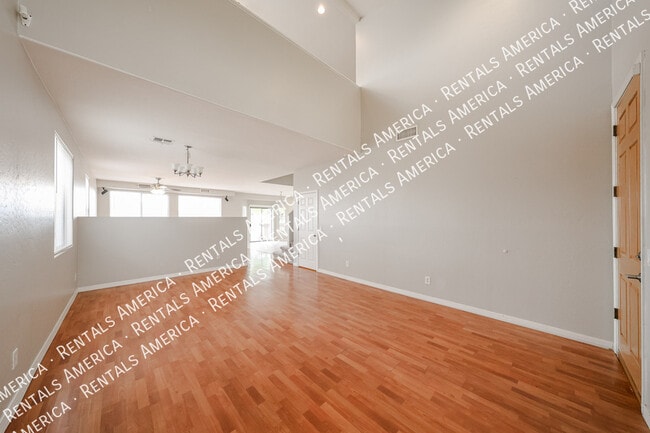 Building Photo - 14605 W Verde Ln