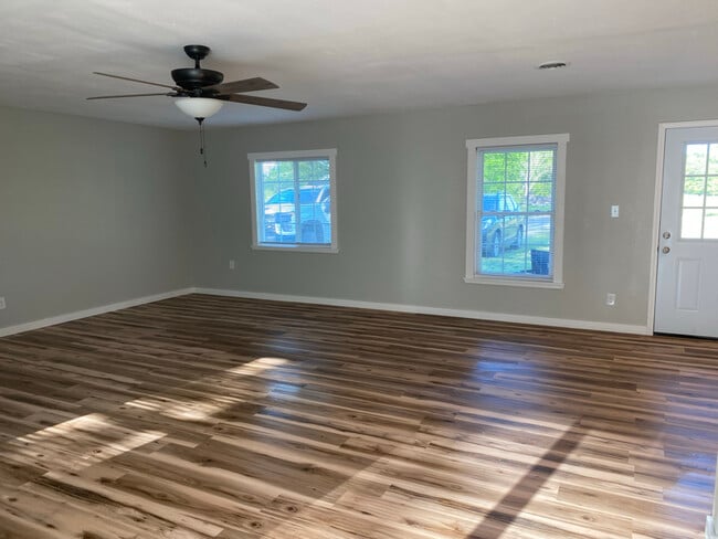 Photo - 43303 S 646 Rd