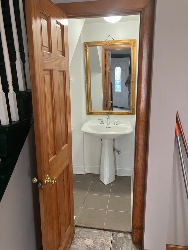 Photo - 2438 W Flournoy St Unit 2
