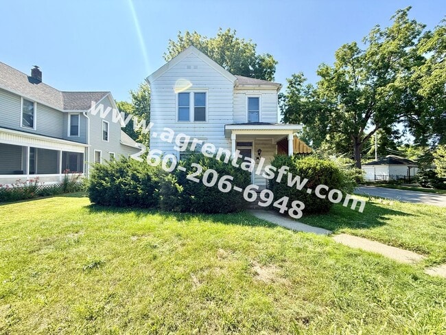 Building Photo - 1002 Columbia Ave Unit 1002 1/2 Columbia Ave