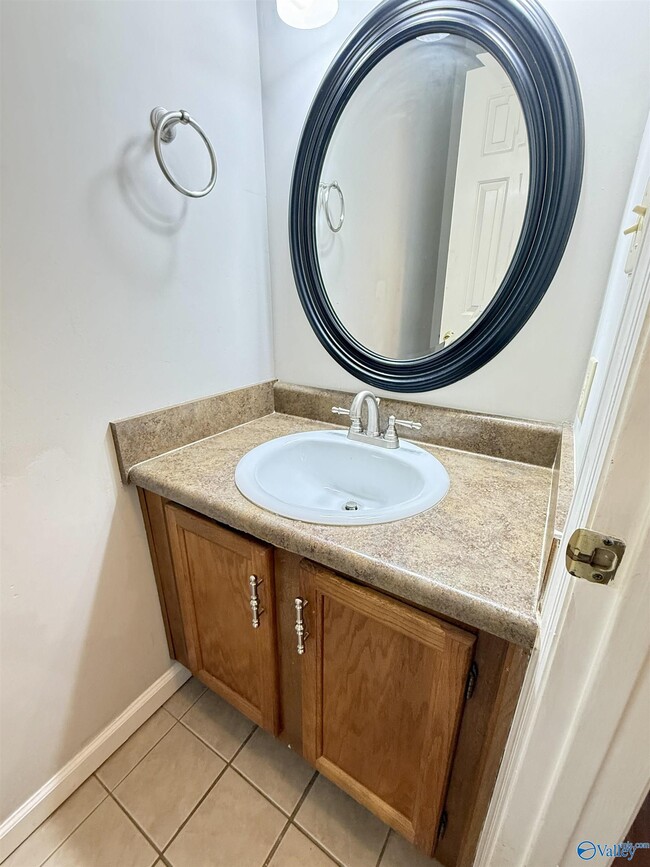 Photo - 2859 Wynterhall Rd SE