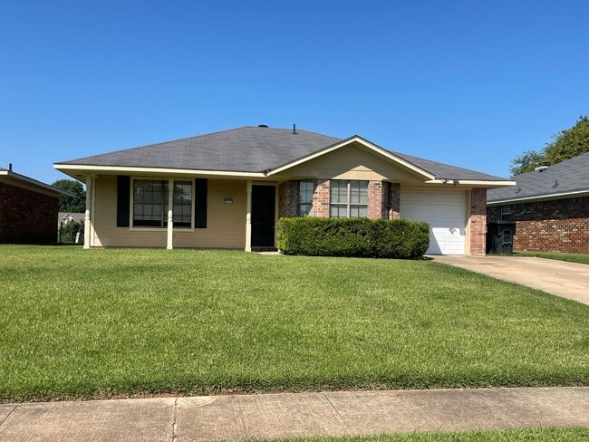 Building Photo - Brookhaven Estates Stockwell Area! Move In... Rental