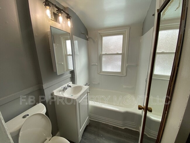 Photo - 17190 Ontario St