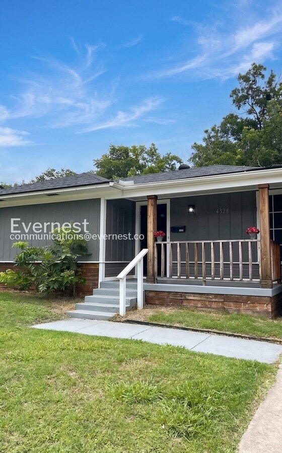 Charming 3 Bed, 1 Bath with Fenced Yard and Attached Garage / Available Soon! - Charming 3 Bed, 1 Bath with Fenced Yard and Attached Garage / Available Soon!