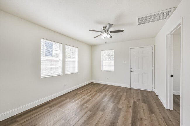 Photo - 102 Avenue D