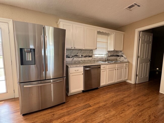 Photo - 3432 NW Lincoln Ave