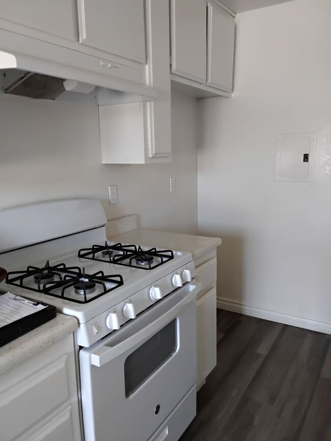 Photo - Singer Cedar 9852-54 Cedar