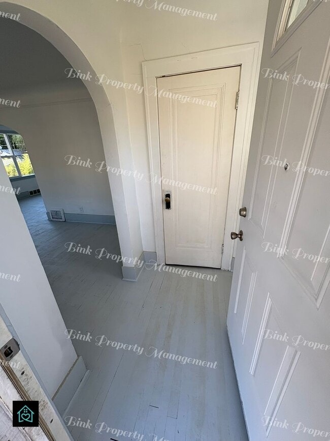 Photo - 17390 Waltham St