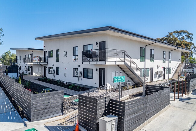 5061 Calle 72 San Diego, CA 92115-1817 - 5061 72nd St