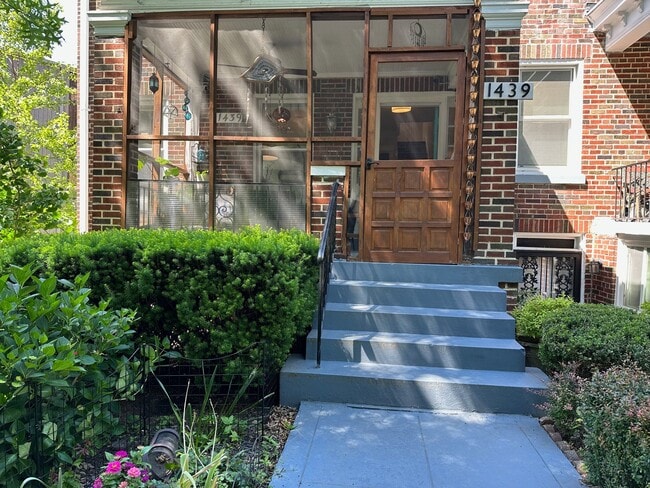 Photo - 1439 Taylor St NW