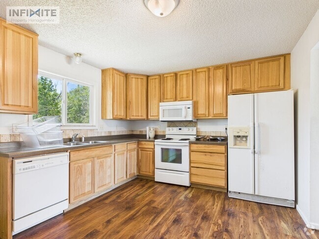 Building Photo - Ready for New Life! Rental