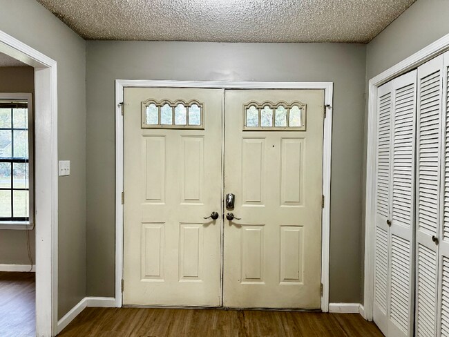 Photo - 905 Cherokee St