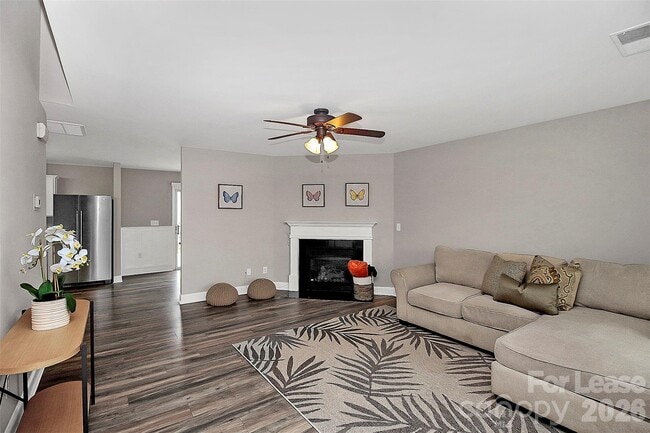 Photo - 1711 Rustic Arch Way