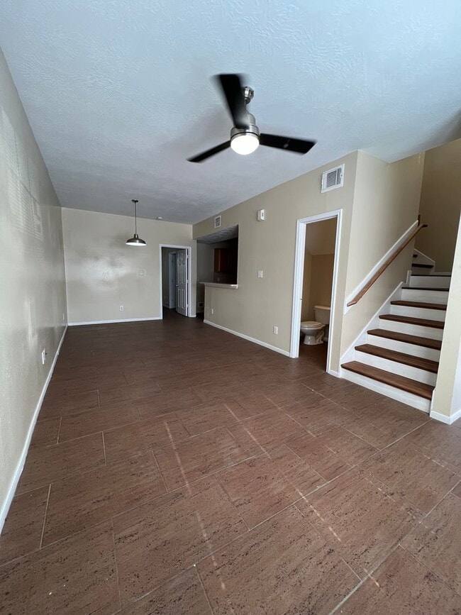 Photo - 4735 Clover St Unit #4735B