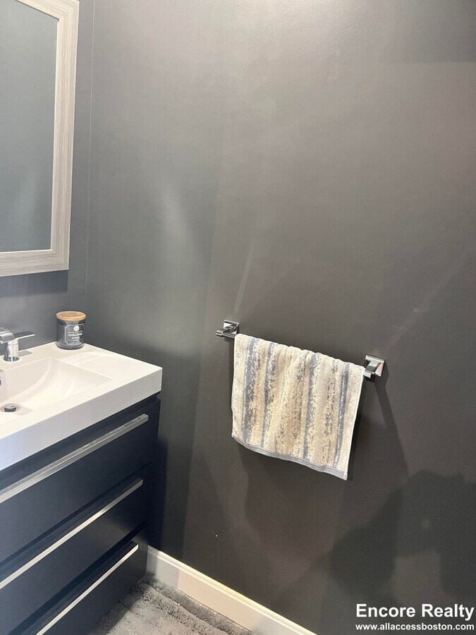 Photo - 245 Heath St