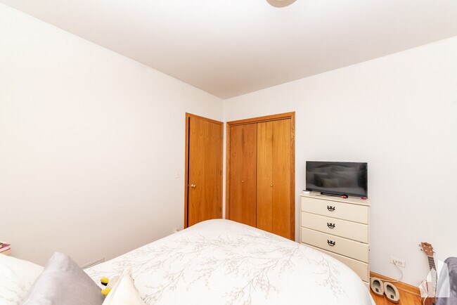 Photo - 1940 W Diversey Pkwy Unidad 1W
