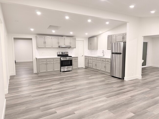 Photo - 19933 Corby Ave