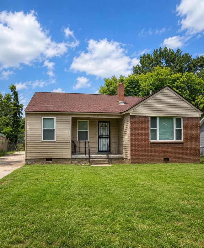 Building Photo - 1947 Clovia Ln